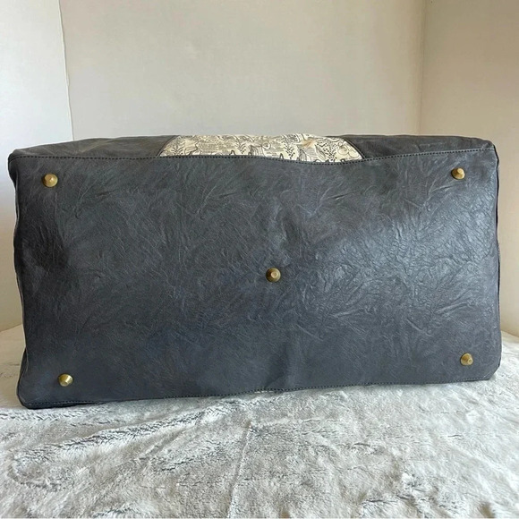 AmyKathryn Vegan Large Duffle Bag - Picture 12 of 16